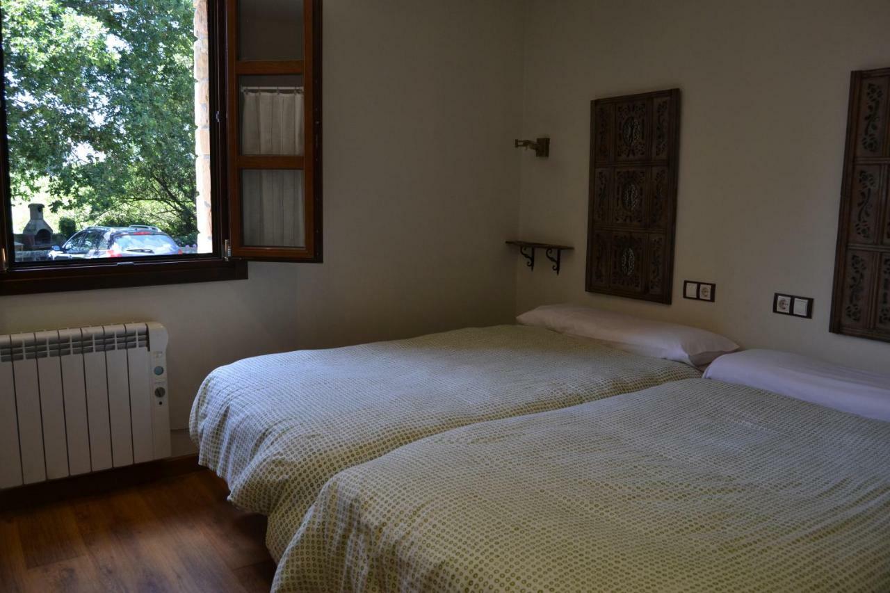 Apartamentos Rurales La Cirigueena Oles Extérieur photo
